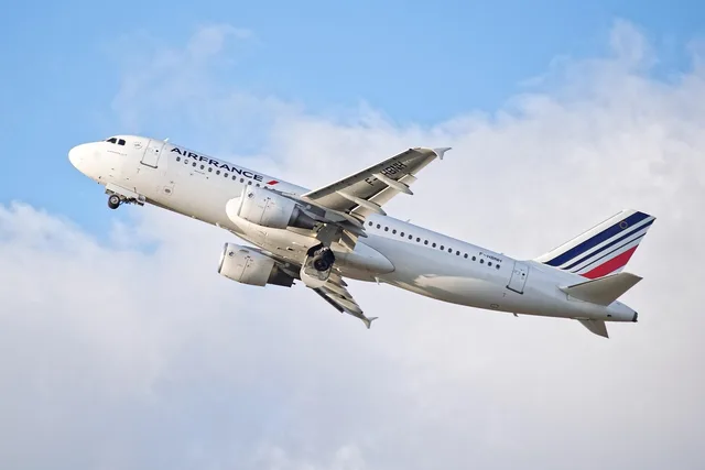 plan, flyg, luftfrankrike, flygbuss, a320, flygplats. Konsumenttjänstlagen vid hantverksarbete: dina rättigheter
