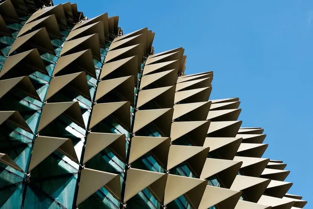architecture, mac wallpaper, desktop backgrounds, wallpaper hd, hd wallpaper, beautiful wallpaper, modern, geometric, pattern, singapore, 4k wallpaper 1920x1080, esplanade, facade, laptop wallpaper, cool backgrounds, metallic, spike, durian, design, wallpaper 4k, building, 4k wallpaper, background, free background, exterior, texture, windows wallpaper, full hd wallpaper, futuristic, urban, blue sky, free wallpaper, construction, abstract. Så granskar du anbud i en byggentreprenad