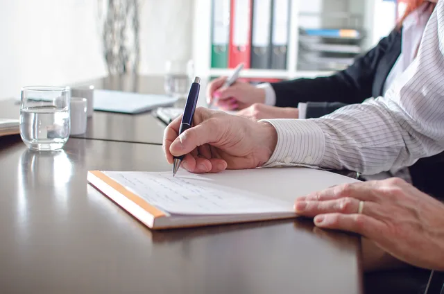 notes, clerking, writing, communication, communication, communication, communication, communication, communication. Timpris eller fast pris: så jämför du offerter